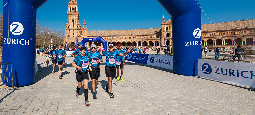 Corredores durante el Zurich Maratón de Sevilla